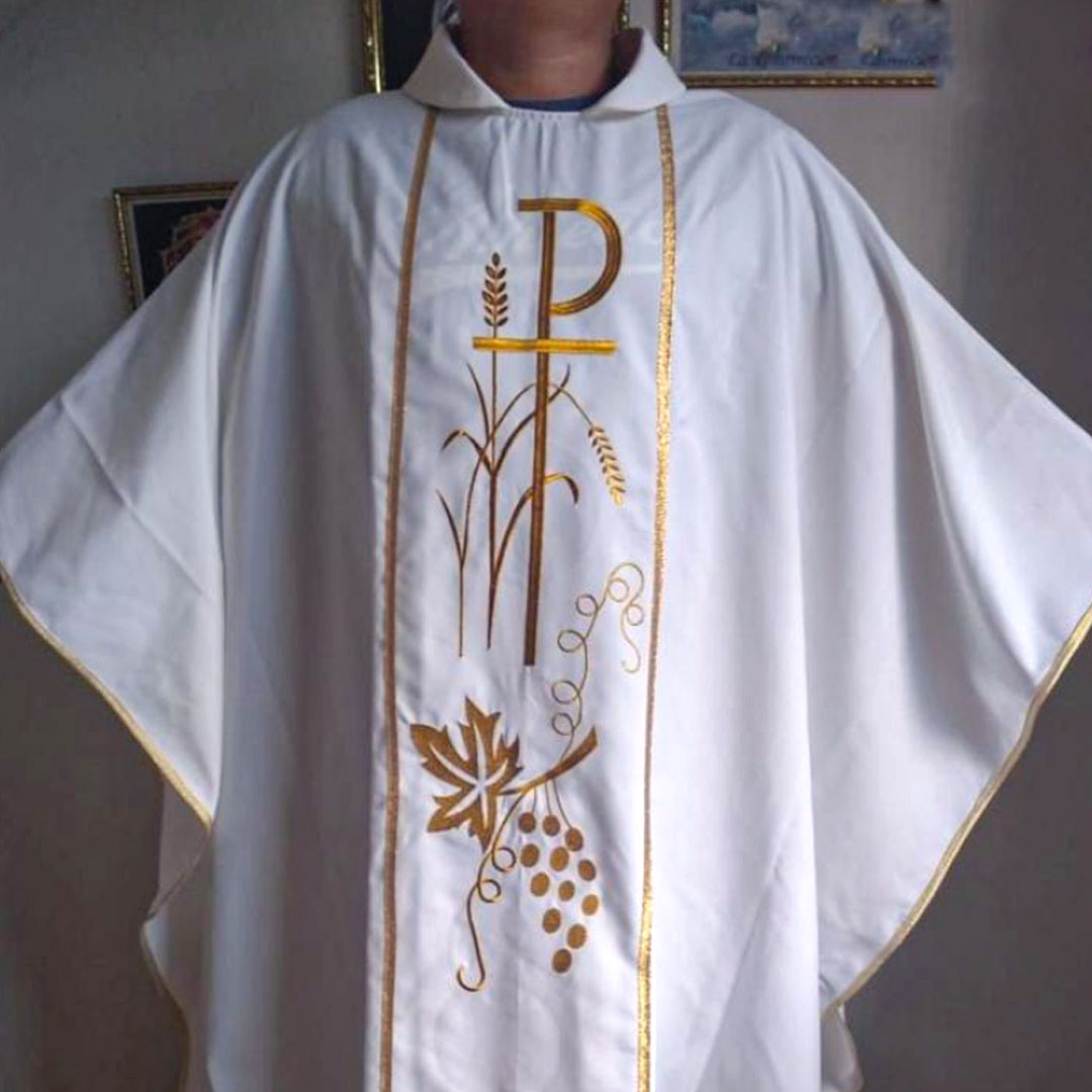 casulla de lino español blanca