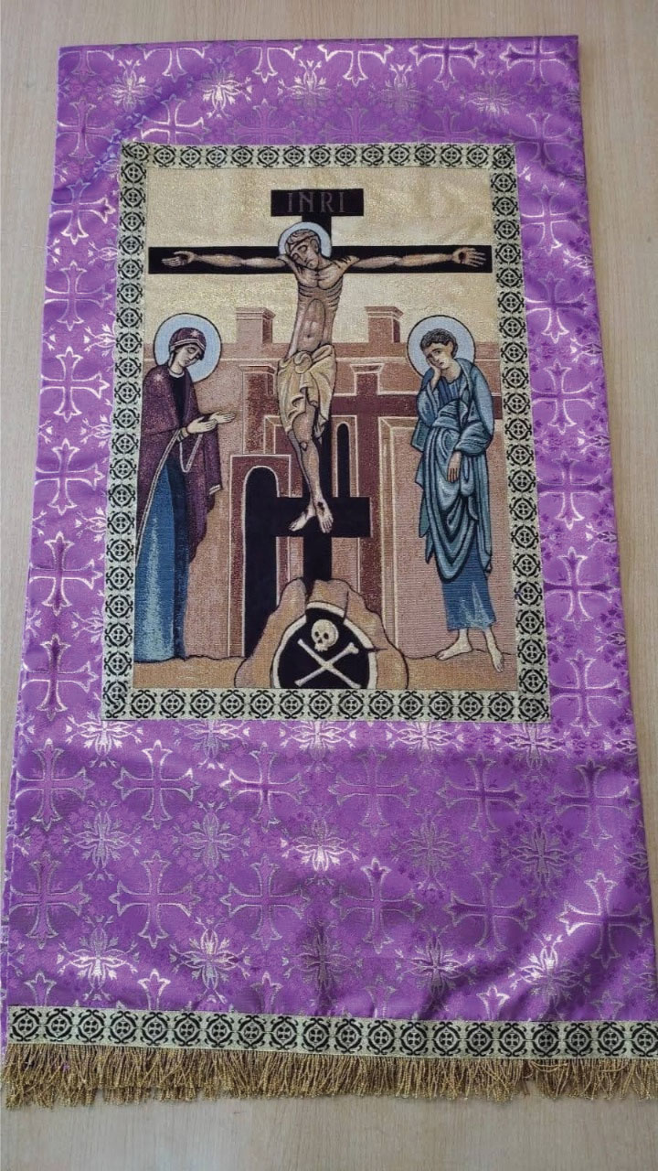 cubreatril brocado morado
